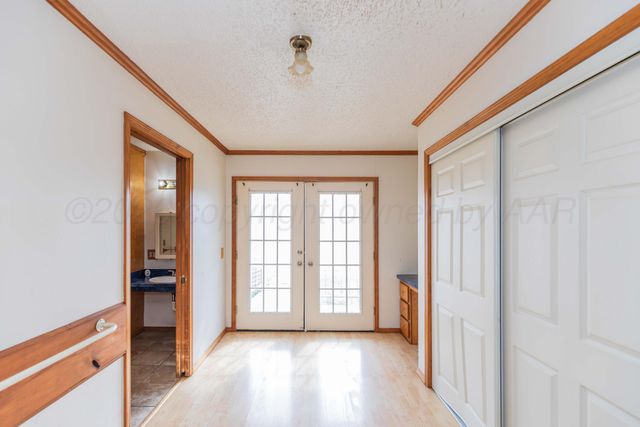 200 S Wall Street, Shamrock, TX 79079