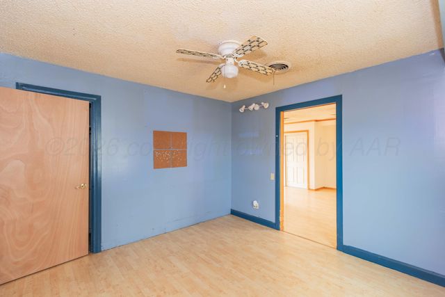 200 S Wall Street, Shamrock, TX 79079