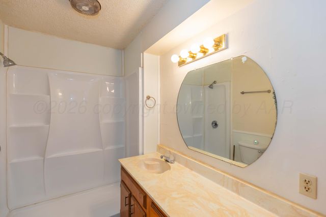 200 S Wall Street, Shamrock, TX 79079