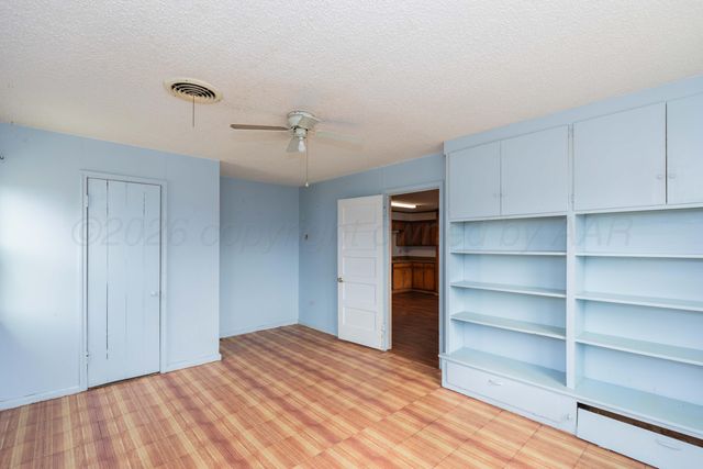 200 S Wall Street, Shamrock, TX 79079