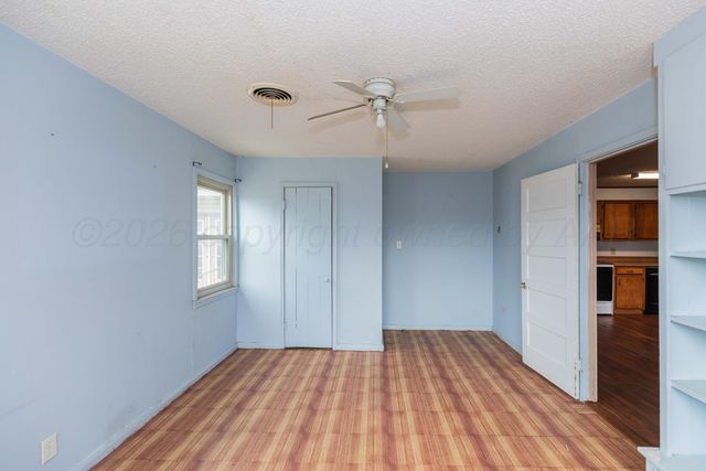 200 S Wall Street, Shamrock, TX 79079