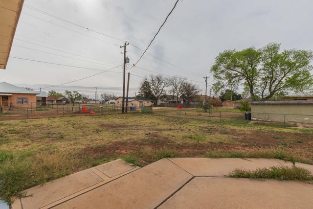 200 S Wall Street, Shamrock, TX 79079