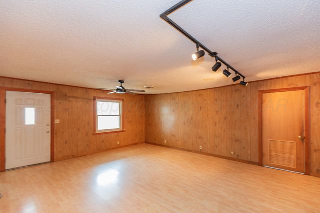 200 S Wall Street, Shamrock, TX 79079