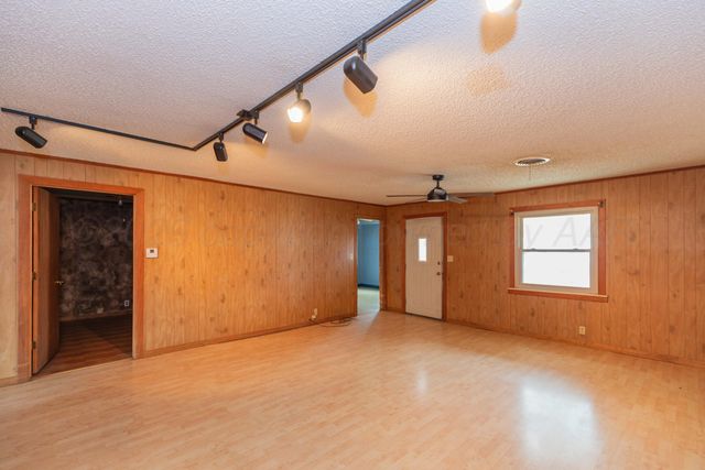 200 S Wall Street, Shamrock, TX 79079