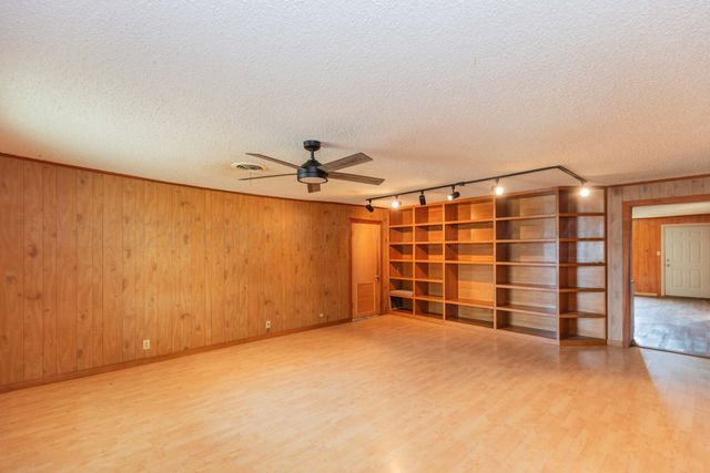 200 S Wall Street, Shamrock, TX 79079