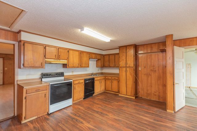 200 S Wall Street, Shamrock, TX 79079