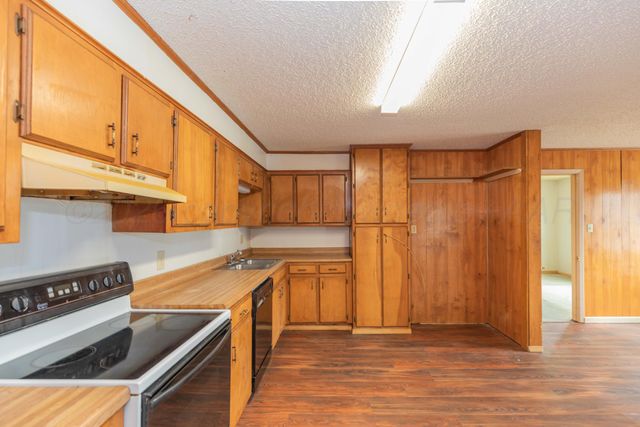 200 S Wall Street, Shamrock, TX 79079