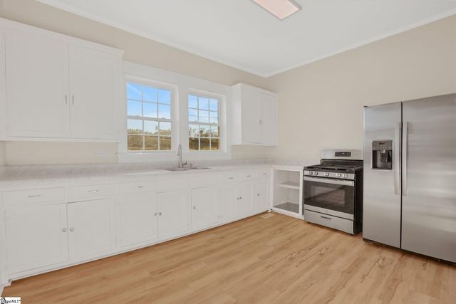 307 Dukes Avenue, Greenwood, SC 29646