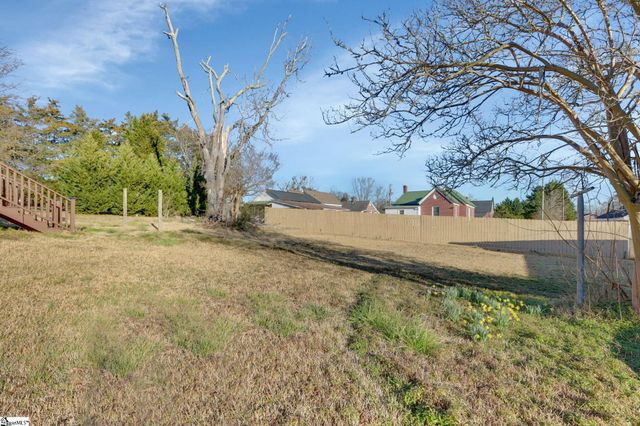 307 Dukes Avenue, Greenwood, SC 29646