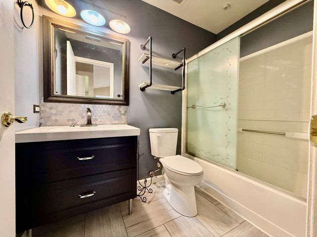 433 Gloria Lane 433, Oswego, IL 60543