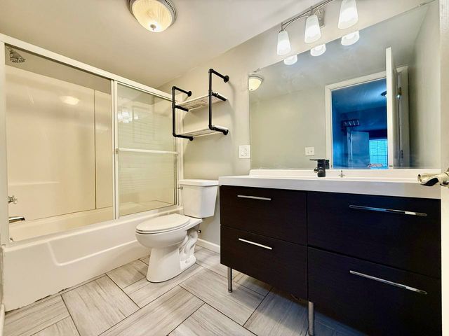 433 Gloria Lane 433, Oswego, IL 60543