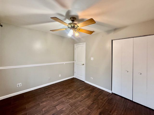 433 Gloria Lane 433, Oswego, IL 60543