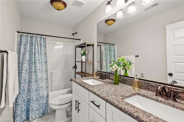 4638 Orchard Grove Drive, Clemmons, NC 27012