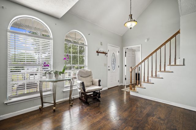 106 Hidden Forest Ln, La Vergne, TN 37086