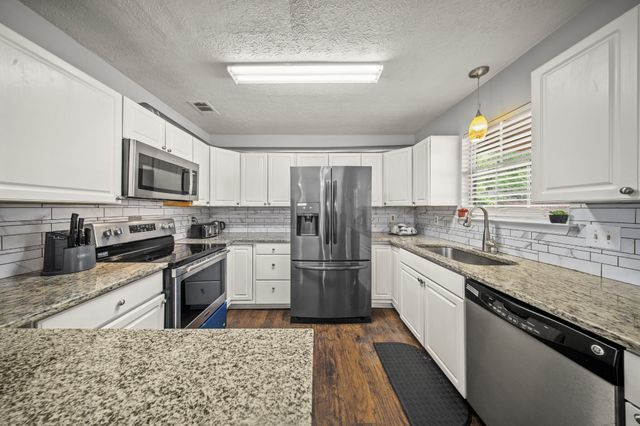 106 Hidden Forest Ln, La Vergne, TN 37086