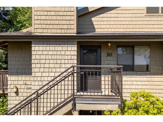 30 Crestfield Ct, Lake Oswego, OR 97035