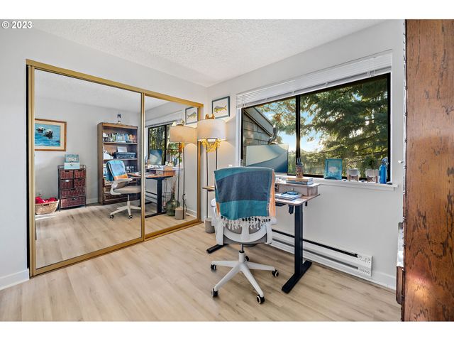 30 Crestfield Ct, Lake Oswego, OR 97035