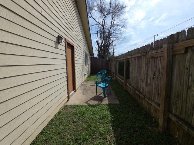 203 N 2nd ST A, Pflugerville, TX 78660