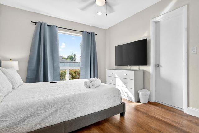 1761 NE 55th Street 1-3, Fort Lauderdale, FL 33334
