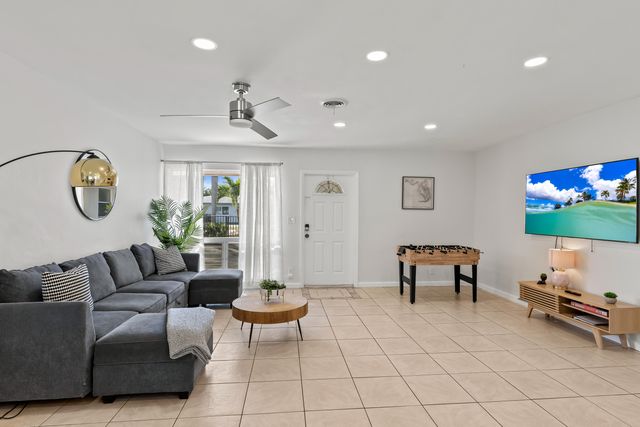 1761 NE 55th Street 1-3, Fort Lauderdale, FL 33334