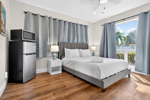 1761 NE 55th Street 1-3, Fort Lauderdale, FL 33334