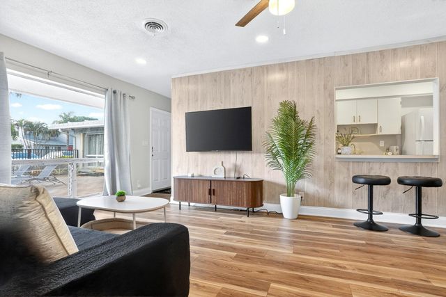 1761 NE 55th Street 1-3, Fort Lauderdale, FL 33334