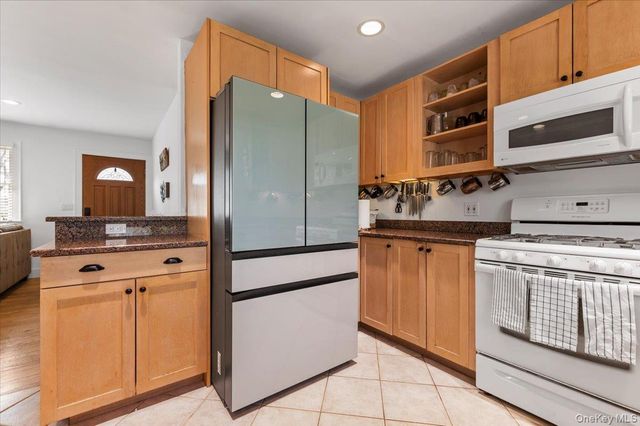 26 Bittersweet Avenue, Hampton Bays, NY 11946