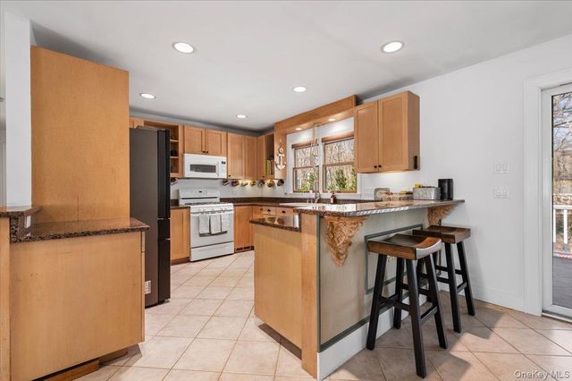 26 Bittersweet Avenue, Hampton Bays, NY 11946