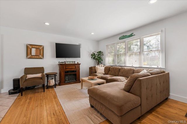 26 Bittersweet Avenue, Hampton Bays, NY 11946