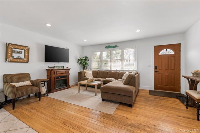 26 Bittersweet Avenue, Hampton Bays, NY 11946