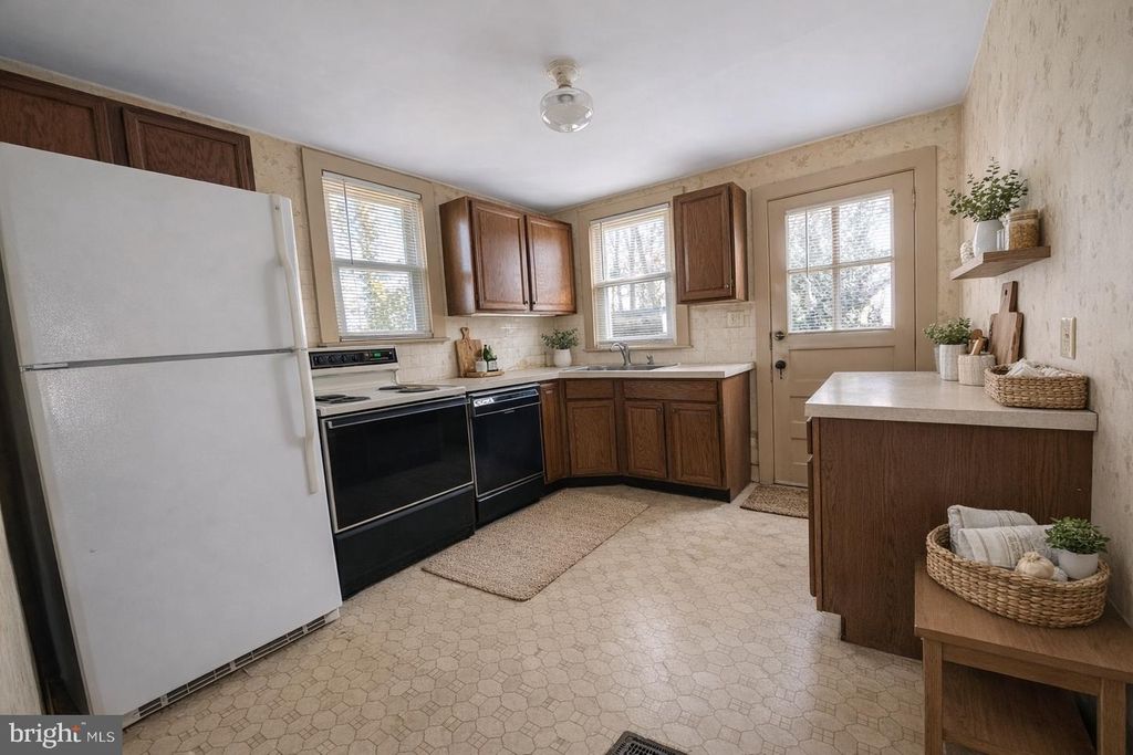 Image 16 of property listing at 235 NORTH BLVD, Salisbury, MD 21801