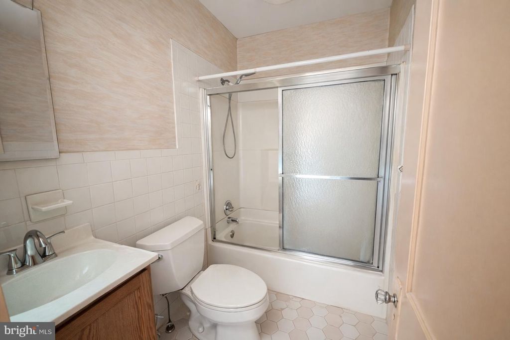 Image 4 of property listing at 235 NORTH BLVD, Salisbury, MD 21801