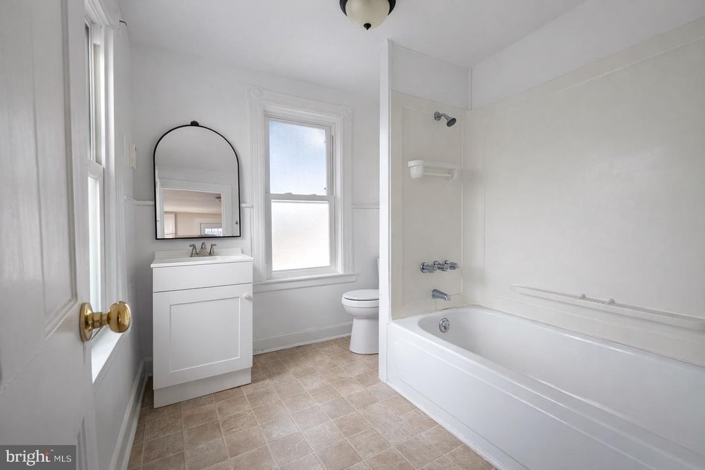 Image 6 of property listing at 235 NORTH BLVD, Salisbury, MD 21801