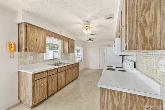 216 S Barbour Street, Beverly Hills, FL 34465