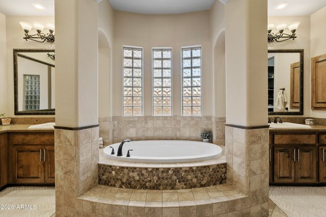 5233 S HUACHUCA Place, Chandler, AZ 85249