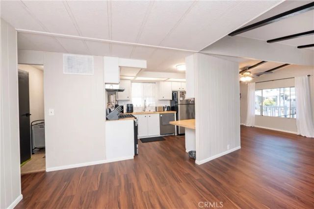 1045 N Azusa 79, Covina, CA 91722