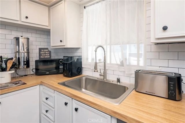 1045 N Azusa 79, Covina, CA 91722