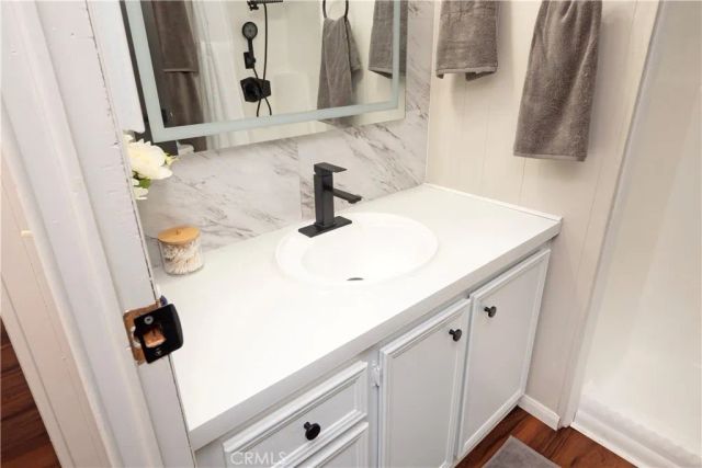 1045 N Azusa 79, Covina, CA 91722