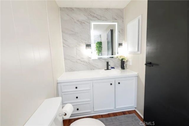 1045 N Azusa 79, Covina, CA 91722