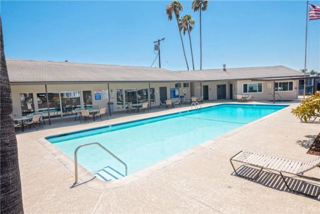 1045 N Azusa 79, Covina, CA 91722