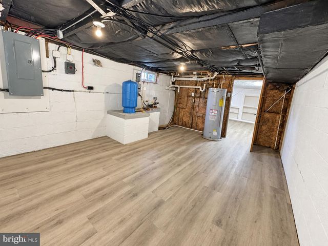 8921 YELLOW SPRINGS RD, Frederick, MD 21702