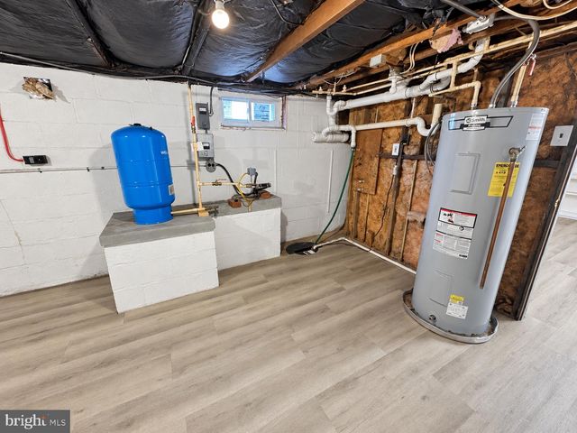 8921 YELLOW SPRINGS RD, Frederick, MD 21702