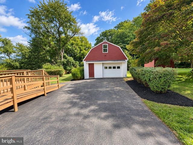 8921 YELLOW SPRINGS RD, Frederick, MD 21702