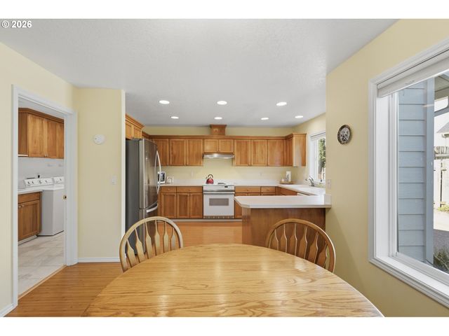 16560 Noble Dr, Oregon City, OR 97045