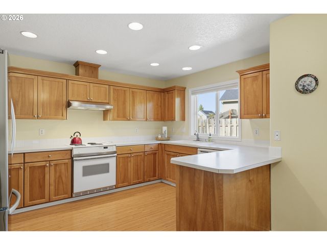 16560 Noble Dr, Oregon City, OR 97045