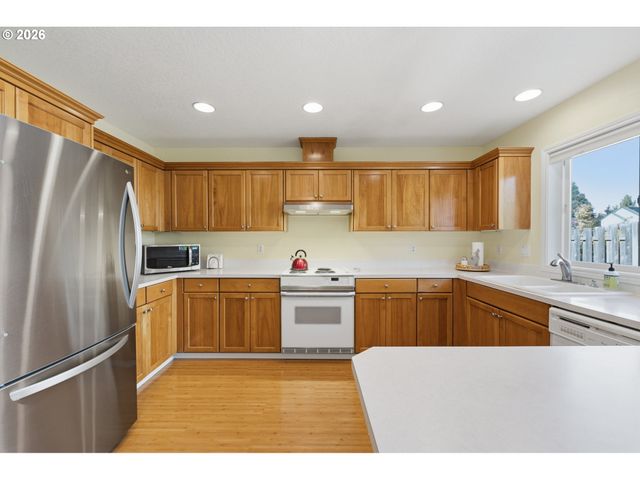 16560 Noble Dr, Oregon City, OR 97045