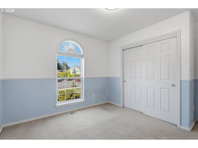 16560 Noble Dr, Oregon City, OR 97045