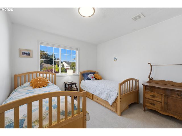 16560 Noble Dr, Oregon City, OR 97045