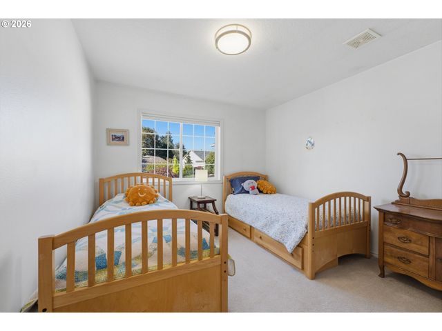 16560 Noble Dr, Oregon City, OR 97045