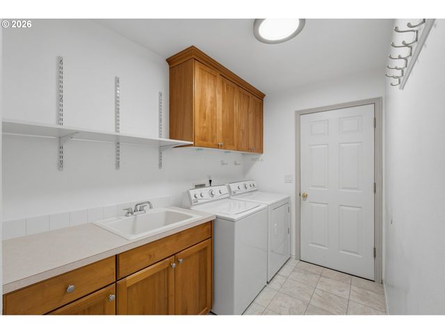 16560 Noble Dr, Oregon City, OR 97045